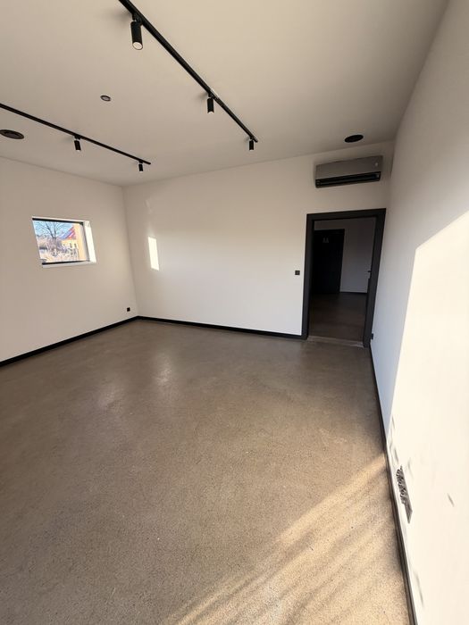 BIURO, GABINET  25 m² – komfort i prestiż.