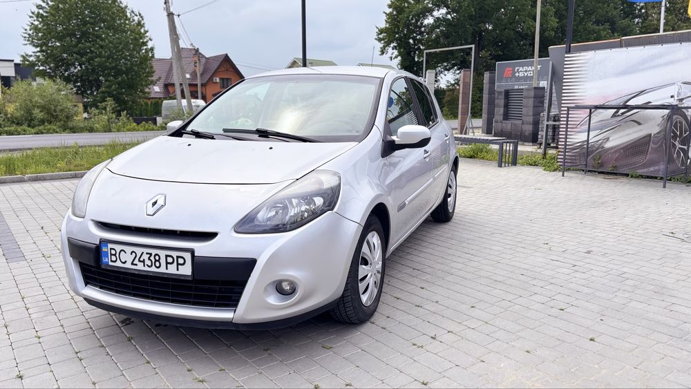 Renault Clio 2011 року