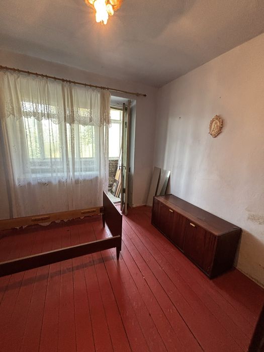 р 2-кімнатна квартира на 1 поверсі — зроби ремонт на свій смак!