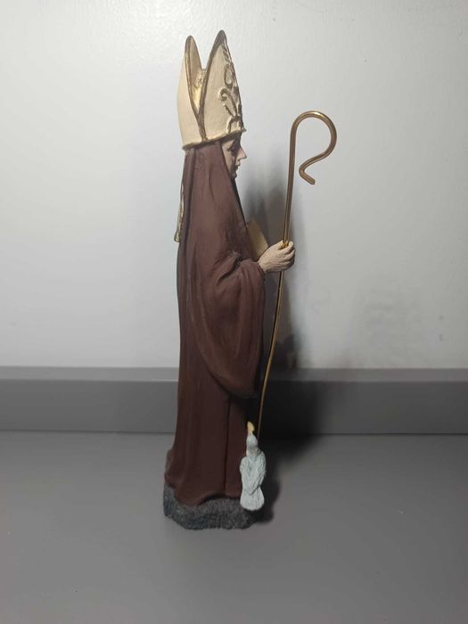 Escultura de São Bento – Cerâmica pintada à mão