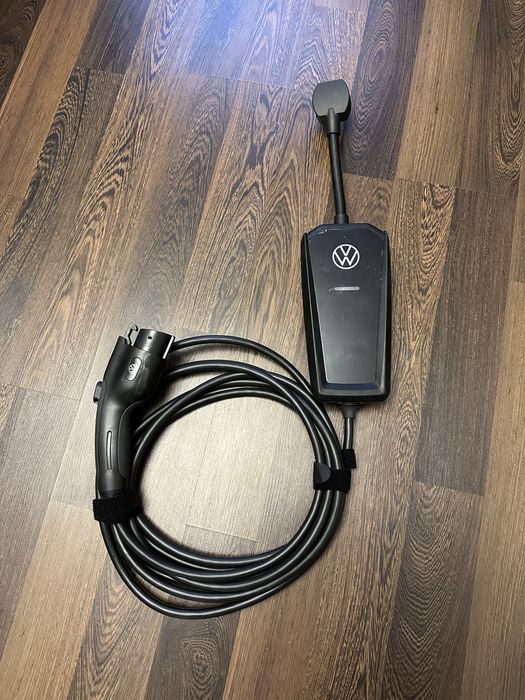 Зарядний пристрій для електромобіля tipe 1