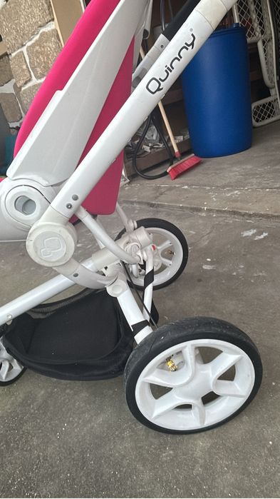 Carrinho de passeio Quinny