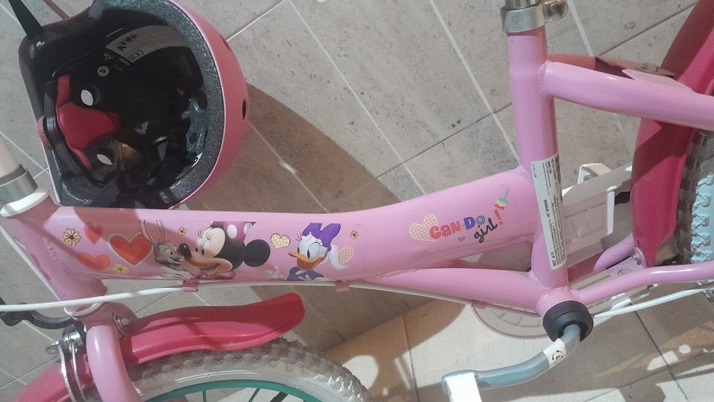 Bicicleta de criança com rodas pequeninas