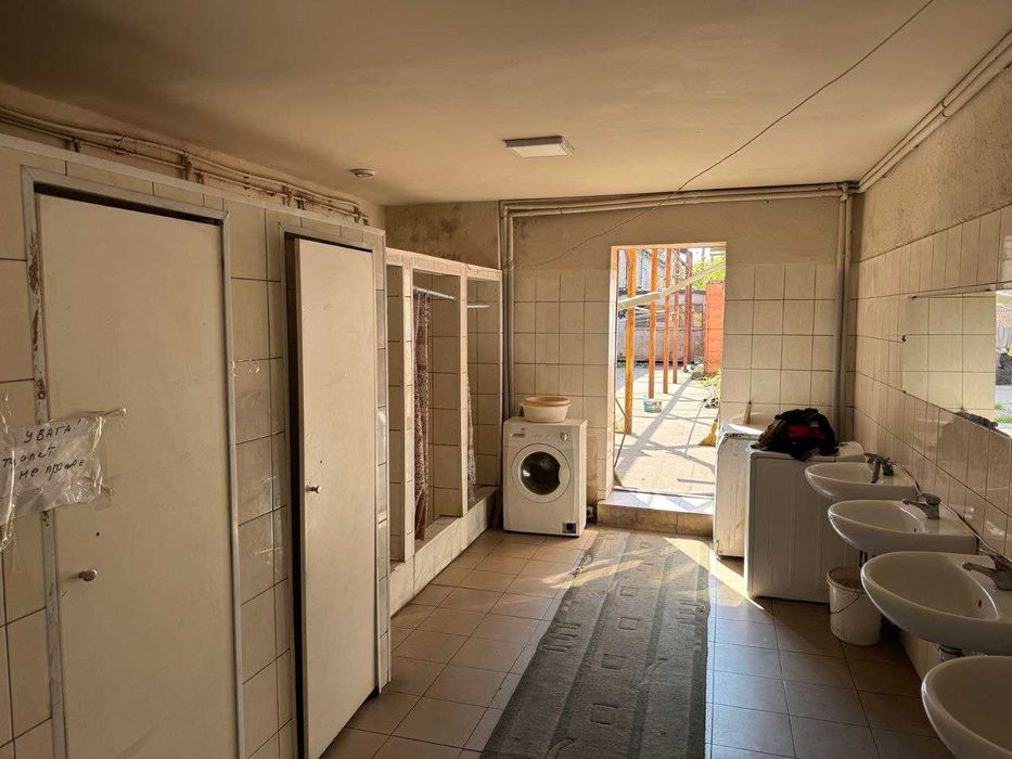 Нежитлова будівля 1100м2 метро хостел офіс магазин склад бомбосховище