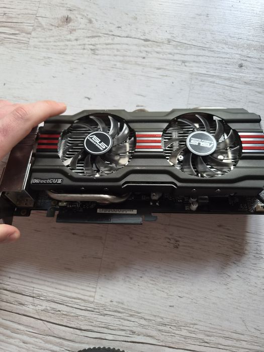ASUS GeForce GTX 770 DirectCU II OC 2 GB GDDR5