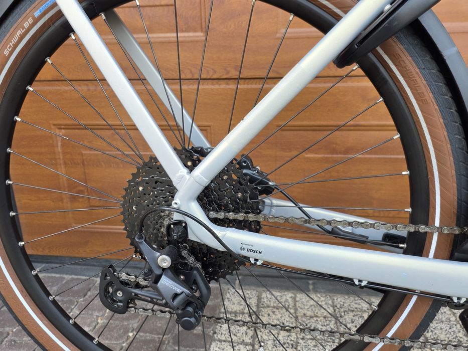 Rower Elektryczny Cube Touring Bosch Performance Line Smart