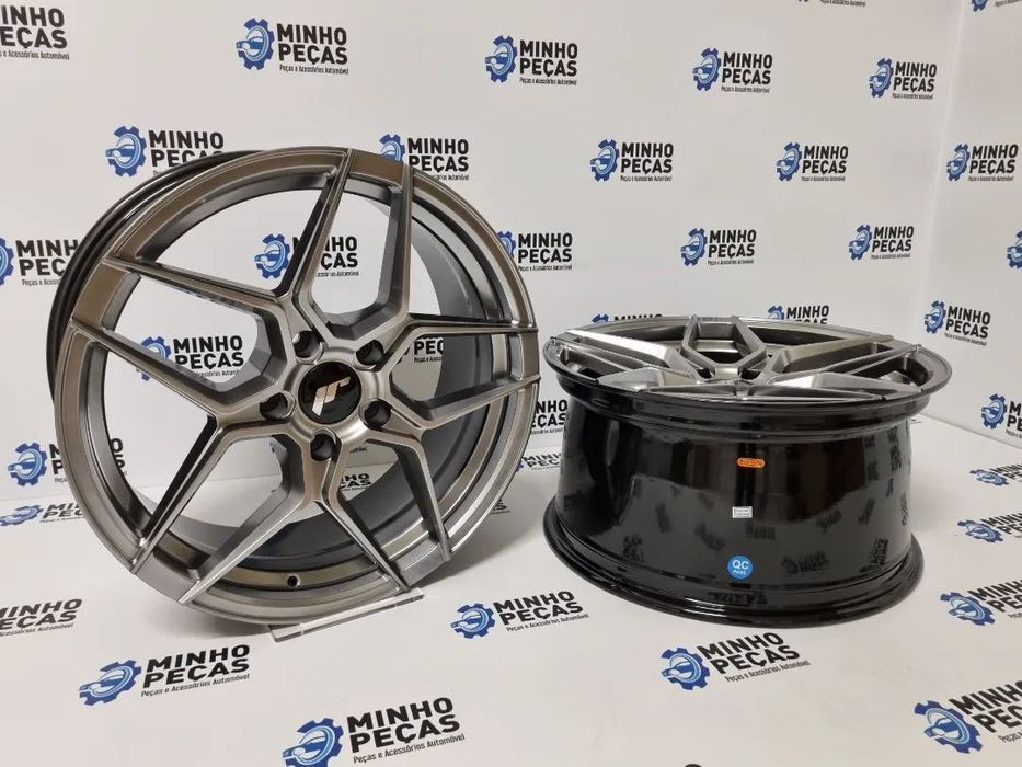Jantes Japan Racing (JR34) em 18 Hyper Black
