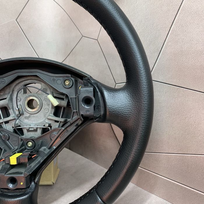 Перетягнутий руль до пежо 307 peugeot 308 3008 5008 на обмін