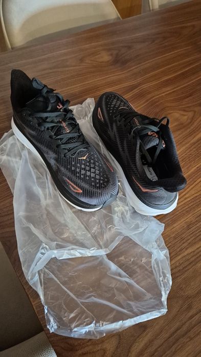 Hoka clifton 9 43 1/3