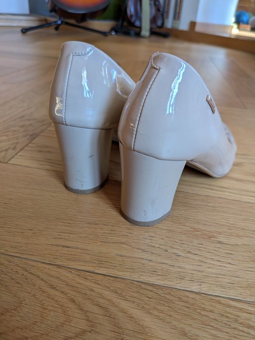 Buty na obcasach Lasocki beżowe 37
