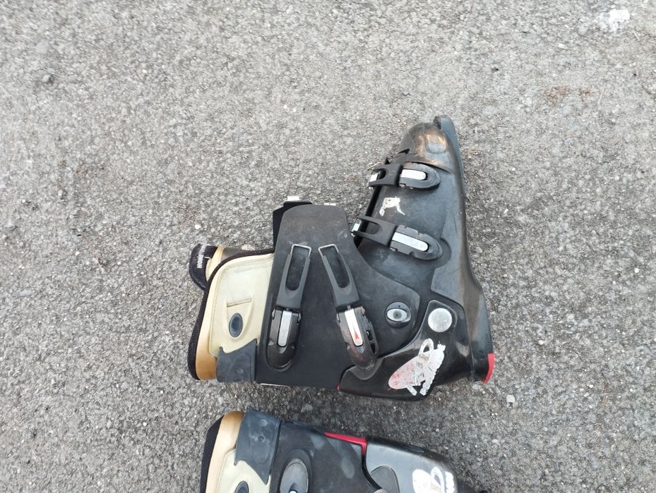 Sprzedam narty z butami