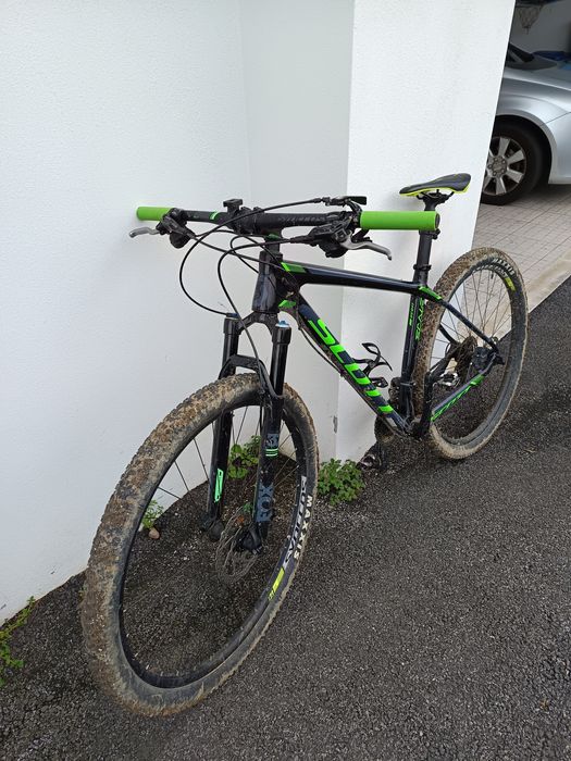 Bicicleta BTT scott em carbono