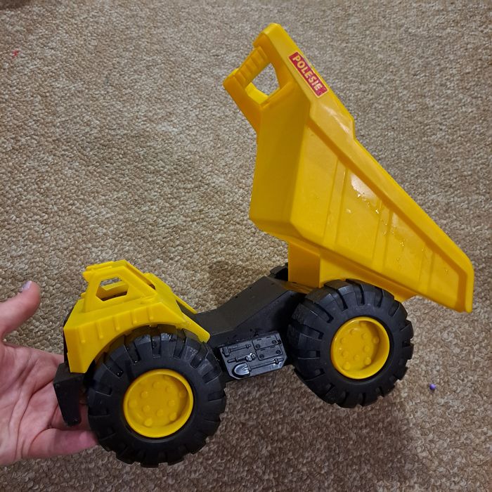 Автомобіль самосвал