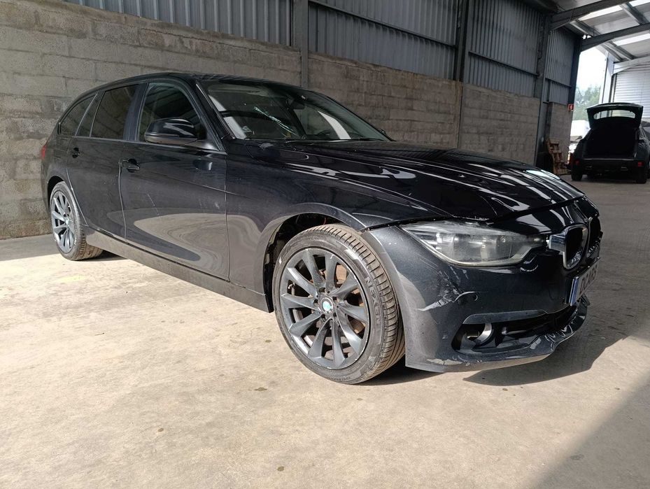 BMW 320i TOURING aut