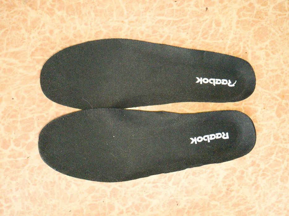 Продам кроссовки