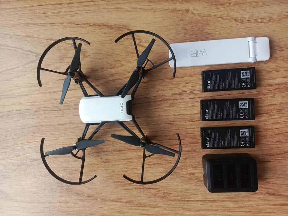 Dron z kamerką tello