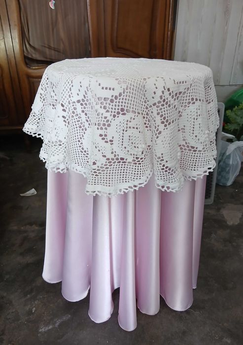 Mesas camilha com toalhas, diâmetro 39/43 cm