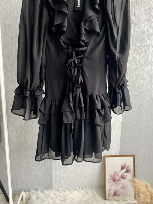 Гарна сукня з рюшами Boohoo, р-р  uk 8-10