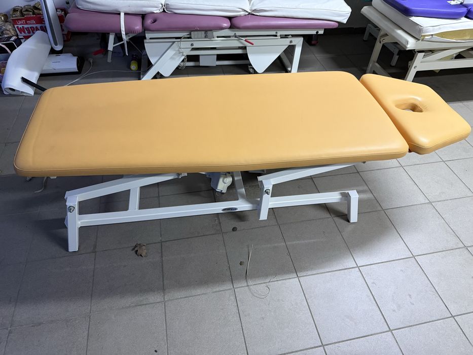 Łóżko elektryczne stół do masażu terapii rehabilitacji fizjoterapii.