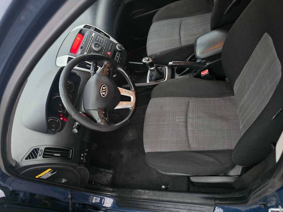 Kia Ceed 1.6 CRDi em bom estado