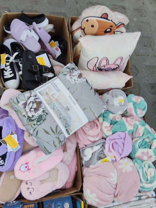 Dom gadżety zabawki szkoła klasa A karton mix bananowiec