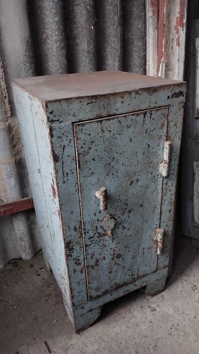 Сейф радянський важкий