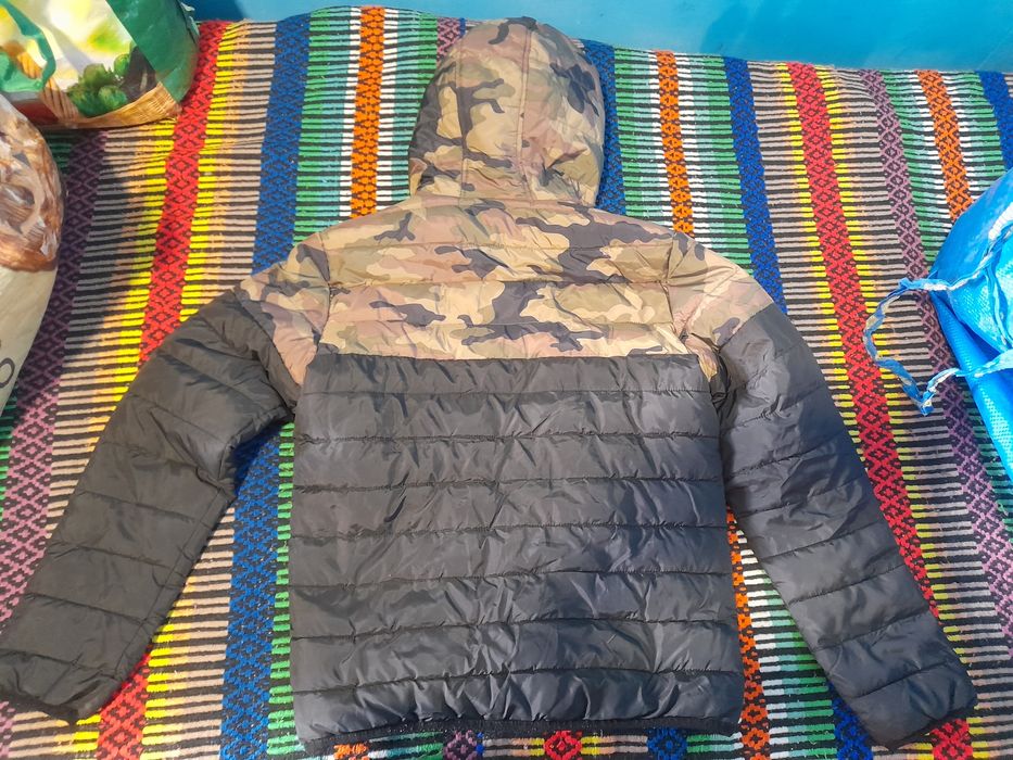 Casaco fino mas quente marca sinsay Novo novo