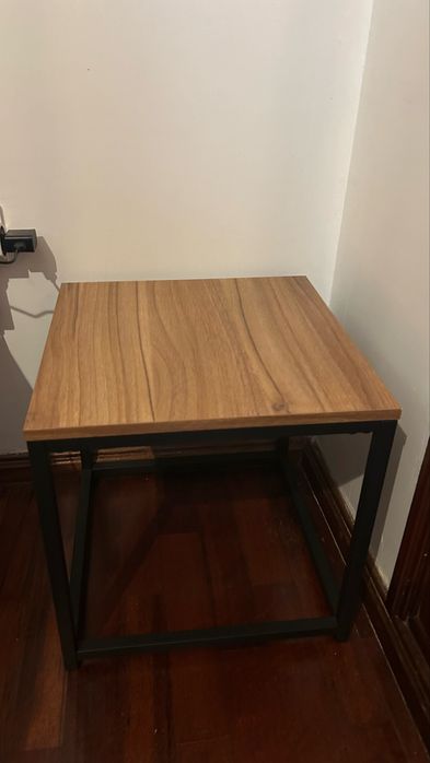 Mesa de apoio/auxiliar