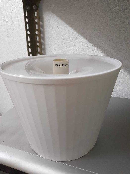 Vendo candeeiro de mesa Novo do Ikea