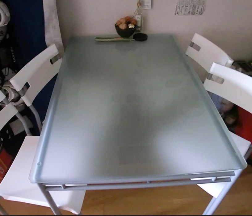 Stół szklany z 4 krzesłami komplet jadalniany