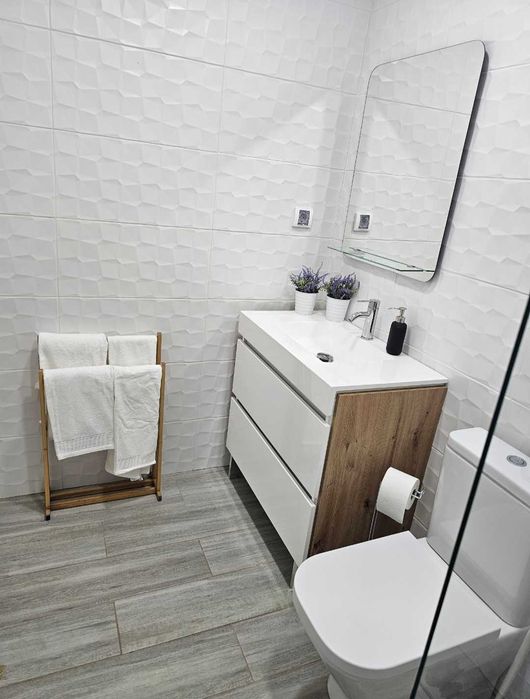 Arrendo quarto com casa de banho privada