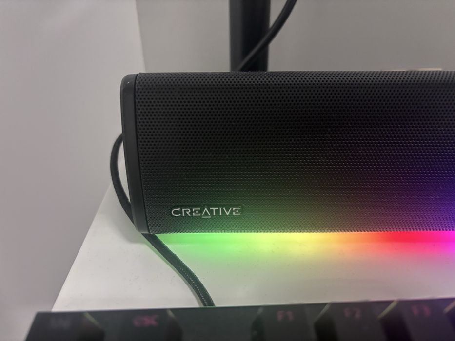 Komputer Ryzen 5 5600, radeon rx 9060xt, 16 gb ram + monitory i myszka