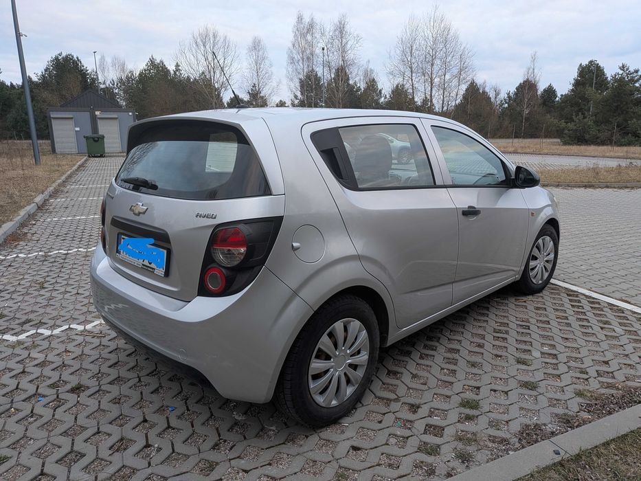 samochód chevrolet aveo