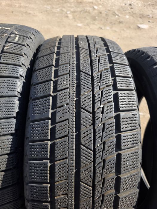 Opony zimowe Firemax 225/55/17