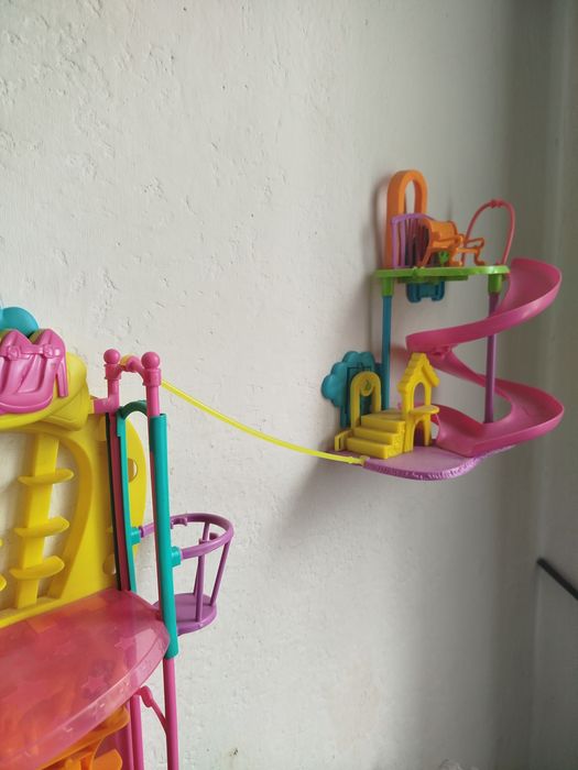 Polly Pocket brand woll