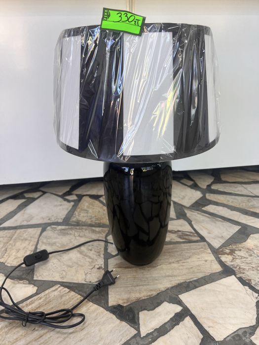 Lampa stołowa nowa