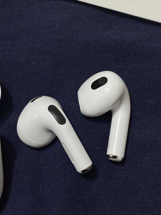 Продам свої airpods 3 оригінал !