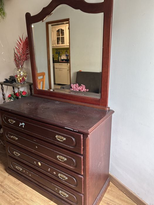 Comoda com espelho