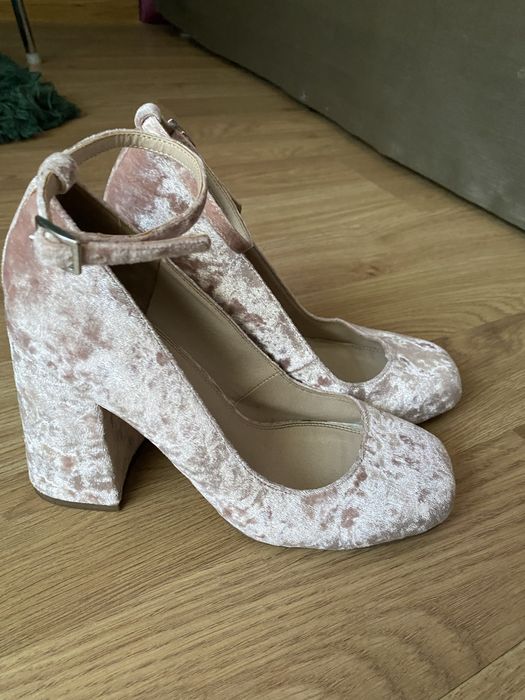 Buty na grubym obcasie, rozmiar 38