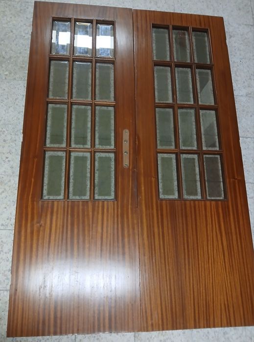 Porta duplo interior.