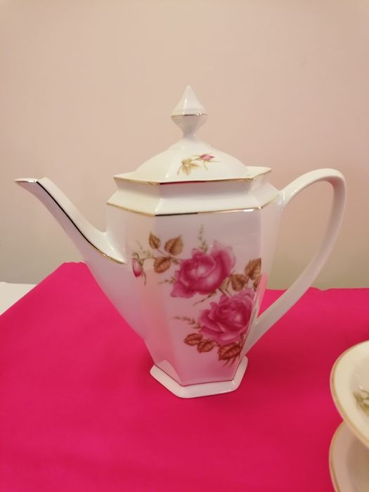 Serviço de chá em porcelana completo  Coimbra