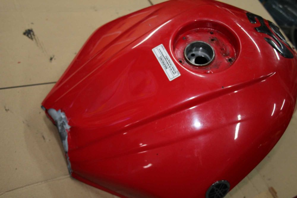 Zbiornik Paliwa Bak Yamaha R6 5SL RJ05 RJ09 03-05