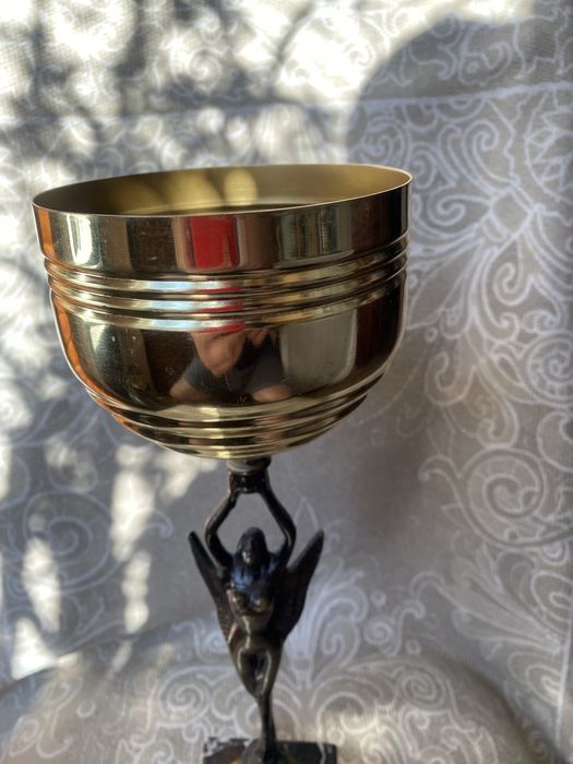 Жінка янгол перемога