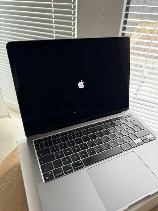 MacBook Air (M1)