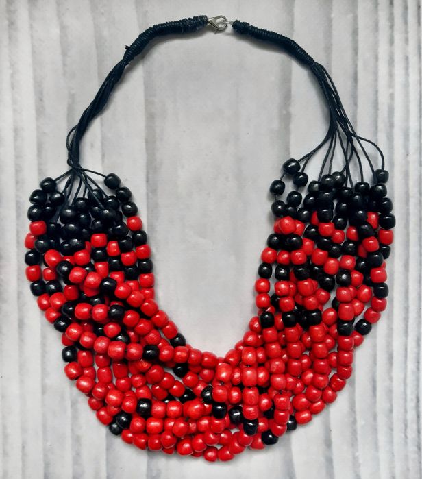 Намисто ручної роботи в асортименті