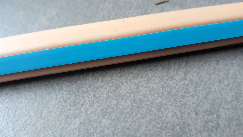 Ćwierćwałki stolarkskie samoprzylepne PCV 15x15 200 cm