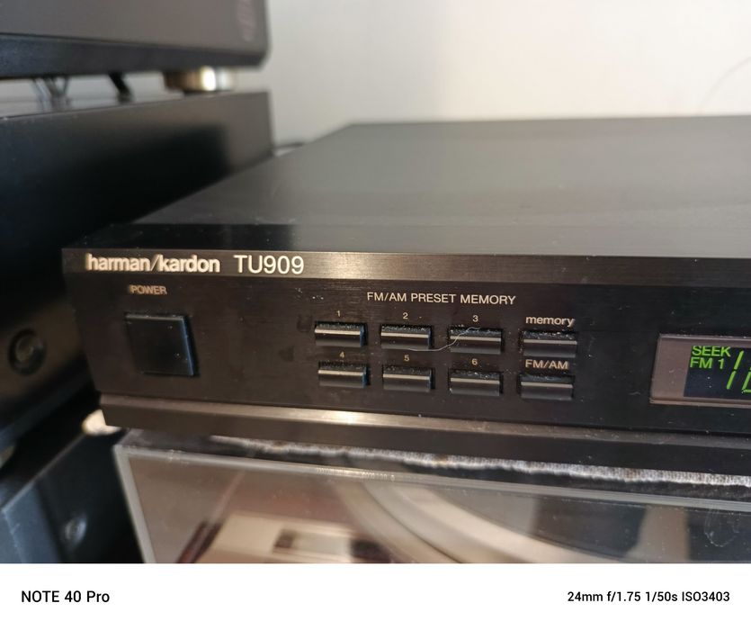 Harman Kardon  tuner-radio.