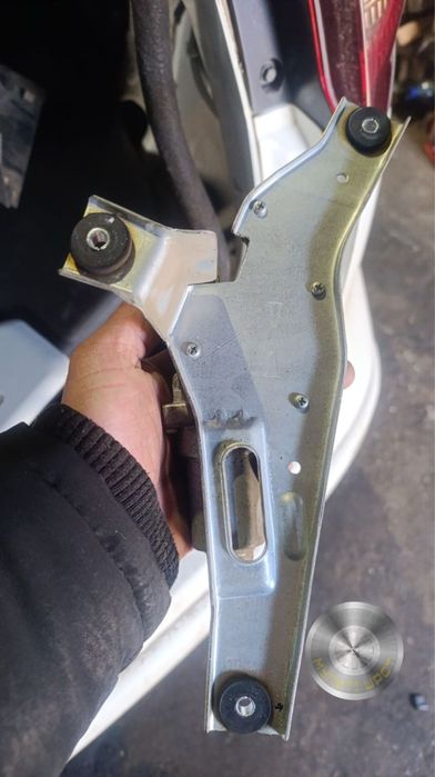 Моторчик заднего дворника (ляды багажника) для  Nissan Note E11 2009г.