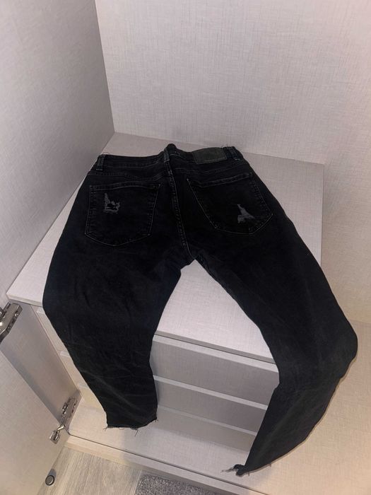 Jeans Skinny Rasgadas Pull&Bear Pretas EUR 40 - Bom Estado