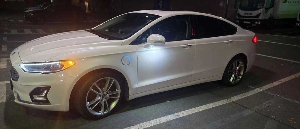 Ford Fusion 2020 року Plug-in Hybrid